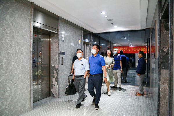 重庆商委、重庆老字号协会领导莅临八旺指导工作