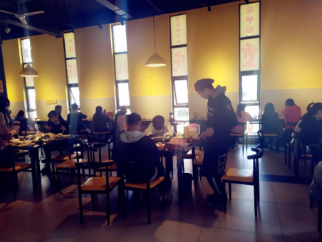 开一家串串香店要多少钱